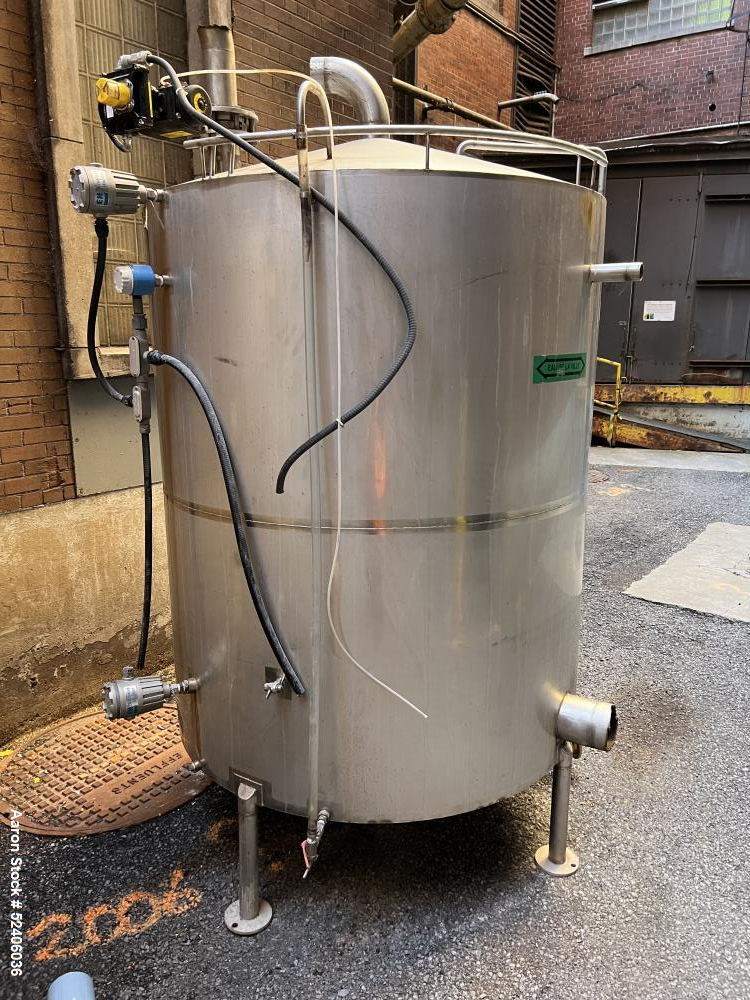 Used-Industries D'Acler Tank, Approximate 3400 Liter (898 Gallon), 304 Stainless Steel, Vertical. Approximate 60" diameter x...