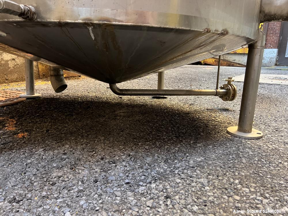 Used Industries D'Acler Tank, Approximate 3400 Liter (898 Gallon), 304 Stainless Steel, Vertical. Approximate 60" diameter x 72" straight side, coned top & bottom. Mounted on 4 stainless legs. Serial...
