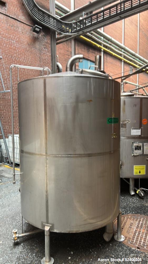 Used Industries D'Acler Tank, Approximate 3400 Liter (898 Gallon), 304 Stainless Steel, Vertical. Approximate 60" diameter x 72" straight side, coned top & bottom. Mounted on 4 stainless legs. Serial...
