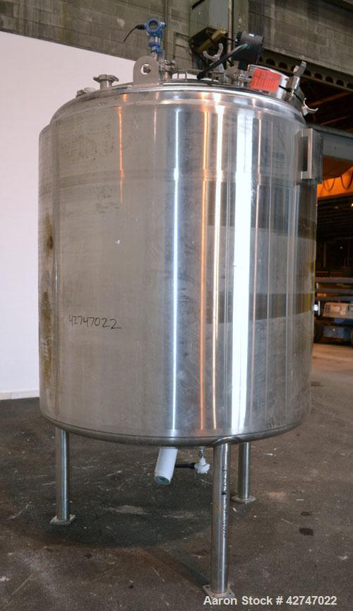 Unused- DCI Pressure Tank, 3000 Liter (792 Gallon), 316L Stainless Steel, Vertical. 60’’ Diameter x 58’’ straight side, dished top and bottom. Internal rated 50/-15 psi at 350 degrees F. Tank insulat...