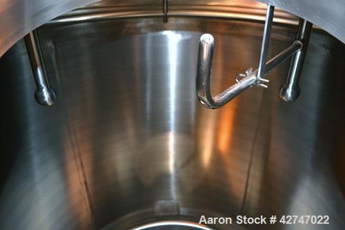 Unused- DCI Pressure Tank, 3000 Liter (792 Gallon), 316L Stainless Steel, Vertical. 60’’ Diameter x 58’’ straight side, dished top and bottom. Internal rated 50/-15 psi at 350 degrees F. Tank insulat...