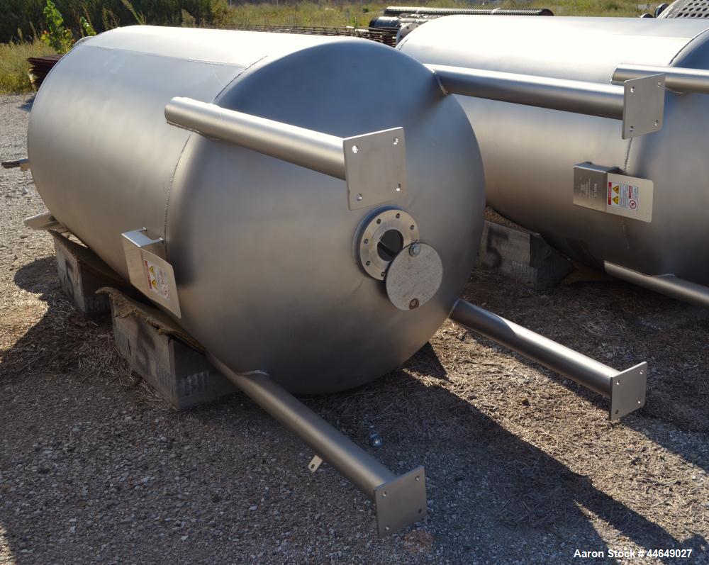 Unused- DCI Pressure Tank, 686 Gallon (2600 Liter), 316L Stainless Steel, Vertical. Approximate 48" diameter x 78" straight side, dished top and bottom. Internal rated 90 psi at -20 to 500 degrees F....
