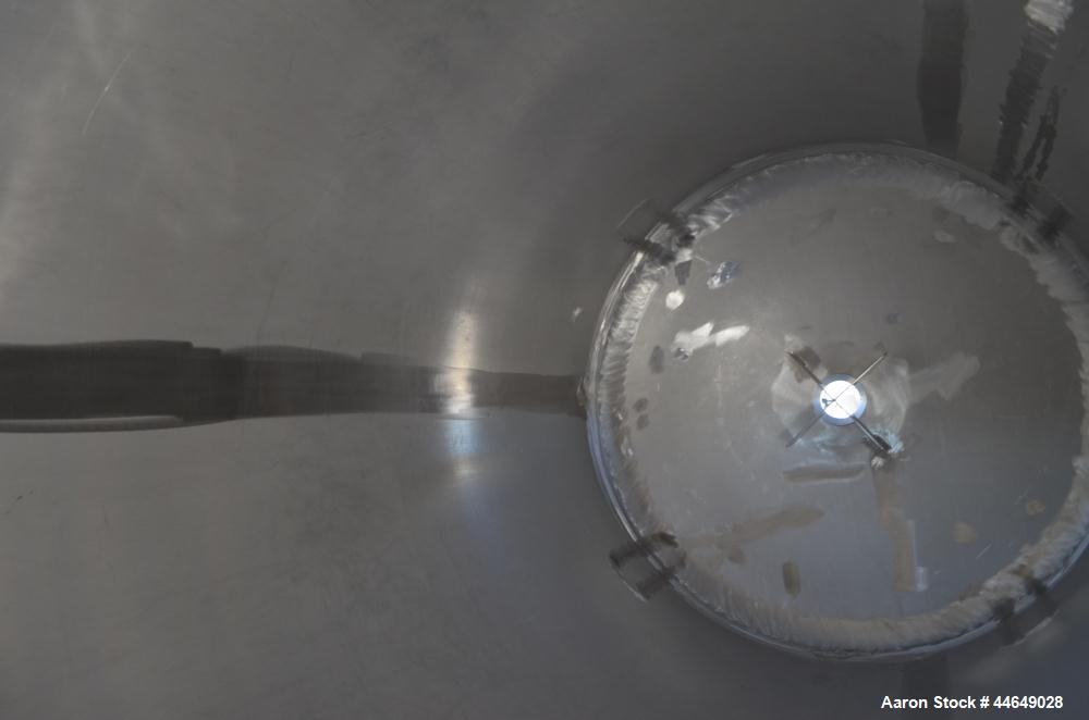 Used Unused DCI Pressure Tank, 686 Gallon (2600 Liter), 316L Stainless Steel, Vertical. Approximate 48" diameter x 78" straight side, dished top and bottom. Internal rated 90 psi at -20 to 500 degree...