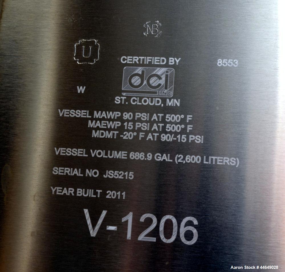 Used Unused DCI Pressure Tank, 686 Gallon (2600 Liter), 316L Stainless Steel, Vertical. Approximate 48" diameter x 78" straight side, dished top and bottom. Internal rated 90 psi at -20 to 500 degree...