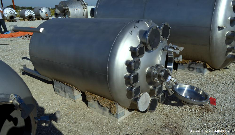 Unused- DCI Pressure Tank, 686 Gallon (2600 Liter), 316L Stainless Steel, Vertical. Approximate 48" diameter x 78" straight side, dished top and bottom. Internal rated 90 psi at -20 to 500 degrees F....