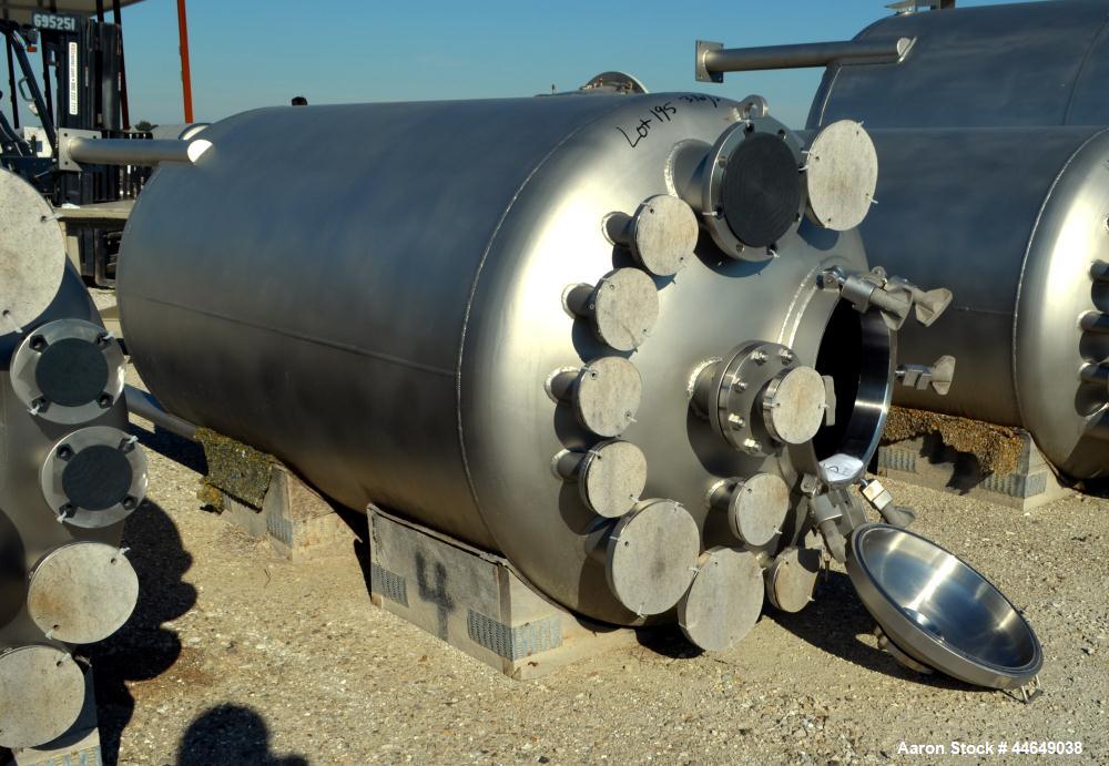 Unused- DCI Pressure Tank 686 Gallon (2600 Liter), 316L Stainless Steel, Vertical. Approximate 48"ameter x 78" straight side, dished top and bottom. Internal rated 90 psi at -20 to 500 degrees F. (1)...