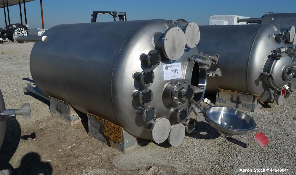 Unused- DCI Pressure Tank, 686 Gallon (2600 Liter), 316L Stainless Steel, Vertical. Approximate 48" diameter x 78" straight side, dished top and bottom. Internal rated 90 psi at -20 to 500 degrees F....