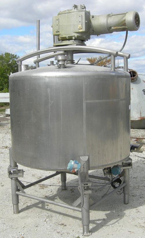 Used- Dairy Craft Tank, 500 Gallon, 304 Stainless Steel, Vertical. 60" diameter x 38" straight side. Dished top, coned botto...