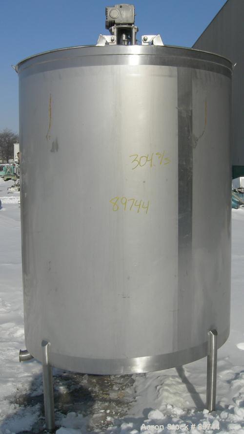 USED: Darlington Dairy Supply Co tank, 745 gallon, 304 stainless steel, vertical. 56" diameter x 71" straight side. Flat top with (2) 1/2 hinged covers, sloped bottom. Fixed stainless steel agitator ...