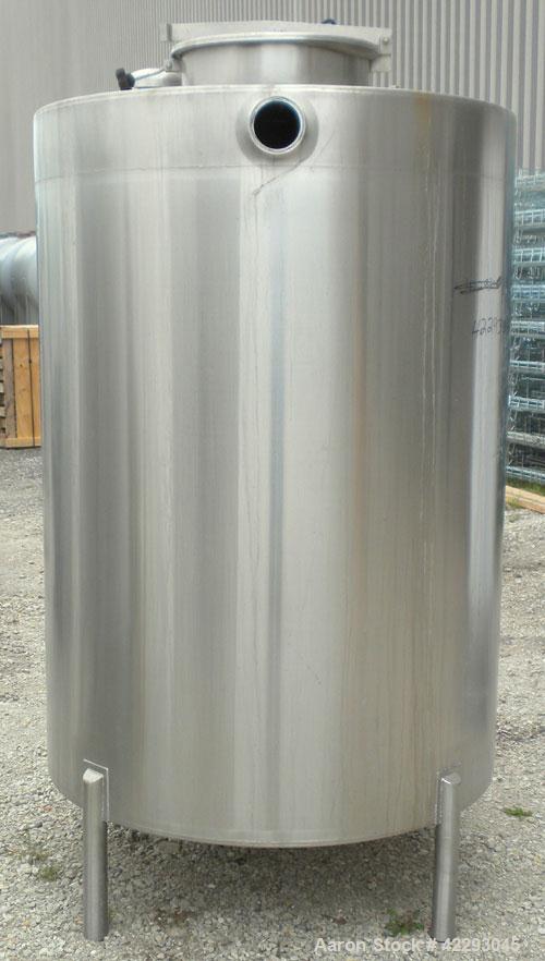 Used- Hartel Tank, 500 Gallon, 304 Stainless Steel, Vertical. 48" Diameter x 66" straight side. Flat top and bottom. Opening...