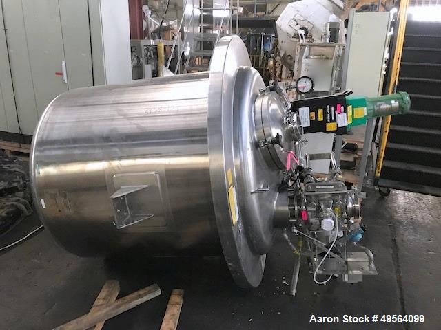Used Lee Industries Mix Tank, 525 Gallon, Model 525 DBT, 316L Stainless Steel. Approximately 54" diameter x 51" straight side, dish top and bottom. Internal rated 15 psi at 250 degrees F. Top mounted...