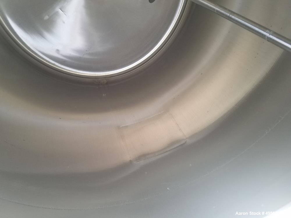 Used Lee Industries Mix Tank, 525 Gallon, Model 525 DBT, 316L Stainless Steel. Approximately 54" diameter x 51" straight side, dish top and bottom. Internal rated 15 psi at 250 degrees F. Top mounted...