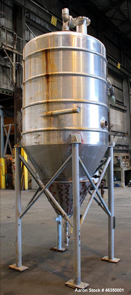 Used Mojonnier Brothers Tank, Size 443, Approximately 700 Gallons, 304 Stainless Steel, Vertical. Approximately 54" diameter x 61" straight side. Dish top, partially jacketed 42" cone bottom, no rati...