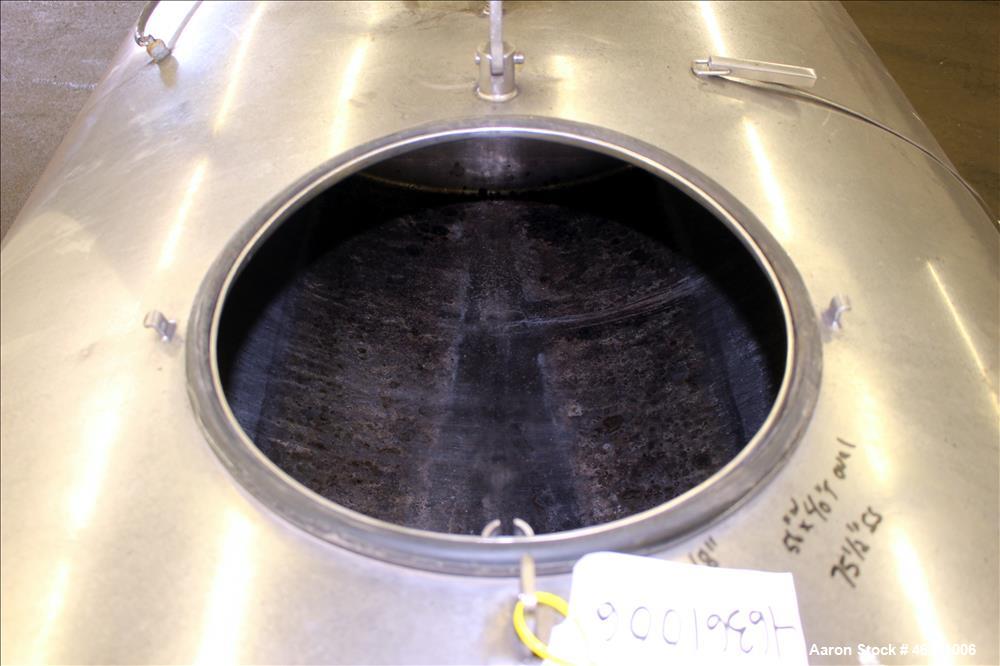 Used Mueller Cooling Tank, 500 Gallons, 304 Stainless Steel, Horizontal. Approximately 56" wide x 40" tall oval x 76" straight side. Flat side heads. Insulated with stainless steel sheathing. Opening...