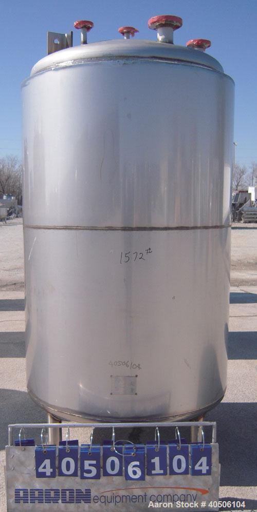 Unused- Mueller Pressure Tank, 500 Gallon, Model "F", 304 Stainless steel, Vertical. 48" diameter x 72" straight side, dished top and bottom. Internal rated 30 psi at 350 deg F and -20 deg F at 30 ps...