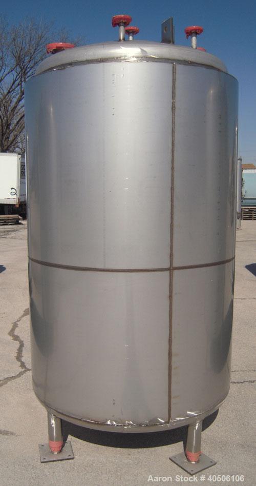 Unused- Mueller Pressure Tank, 500 Gallon, Model "F", 304 stainless steel, vertical. 48" diameter x 72" straight side, dished top and bottom. Internal rated 30 psi at 350 deg F and -20 deg F at 30 ps...