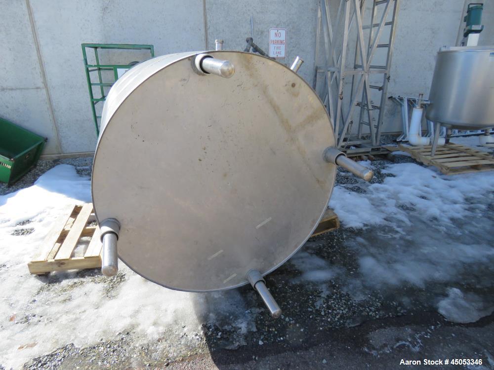 Used Mueller Model 2000 Liter F. 528 Gallons Stainless Steel Tank