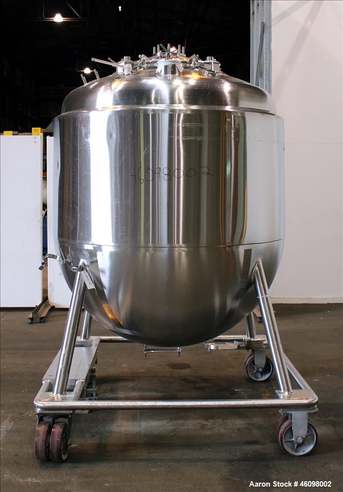 Used Mueller Pressure Tank, 2500 Liter(660.43) Gallon, Model Z 2500, 316L Stainless Steel, Vertical. 60" Diameter x 36" straight side. Dished top head, Hemispherical bottom. Insulated with 304 stainl...