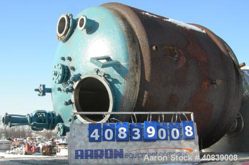 Used Tank, 950 Gallon, 316 Stainless Steel, Vertical. 64" Diameter x 64" straight side, dished top and bottom. (2) Finger up baffle. Openings top 18" manway with cover, (2) 4", 8", (2) 2-1/2", 4-1/2"...