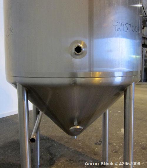 Used Tank, 500 Gallon, 316 Stainless Steel, Vertical. 52" Diameter x 55" straight side, dished top, coned bottom. Insulated with stainless steel sheathing. (2) Spray balls. Openings top 18" man way w...