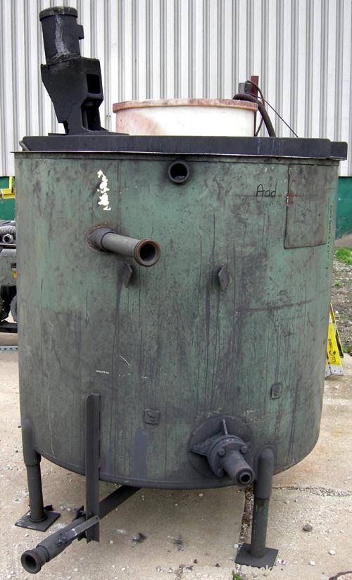 USED: Perry tank, 500 gallon, 304 stainless steel, vertical. 56"diameter x 51" deep. Open top, dish bottom. Top mounted carbon steelagitator bridge with a 1-1/2" diameter shaft and three blade propdr...
