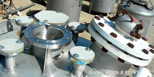 USED: Southern Steel pressure tank, 600 gallon, 304L stainless steel, vertical. 54" diameter x 60" straight side. Dished top, slight coned bottom. Internal rated 15 psi at 300 deg F. Openings: top (6...