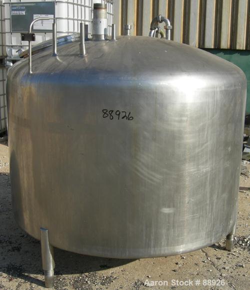 USED: St Regis tank, 500 gallon, 304 stainless steel, vertical. 66" diameter x 39" straight side, elliptical top, inverted dish bottom. (1) Spray ball. Openings: top (3) 1-7/8" NPT, 18" manway with c...
