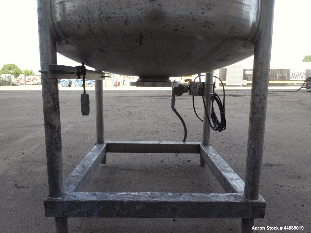Used Tiger Steel Pressure Tank, 500 Gallon, 304L Stainless Steel, Vertical. 45" Diameter x 67" straight side, dished top & bottom. Internal rated 15psi/Full Vacuum at 350 degrees F. Openings top 1", ...