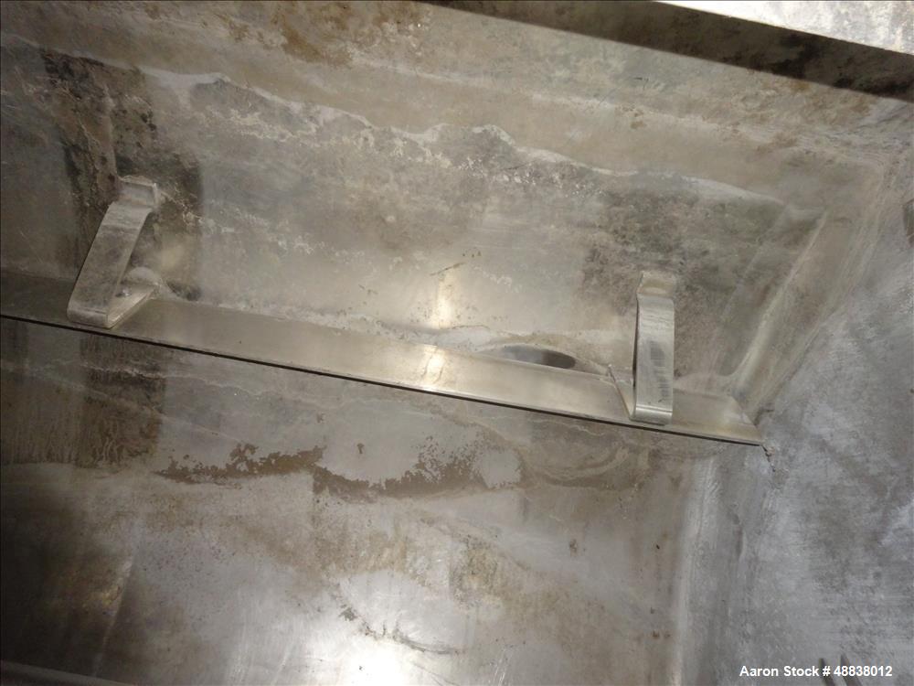 Used United Utensils Co. Pressure Tank, 304 Stainless Steel, 600 Gallon, Vertic
