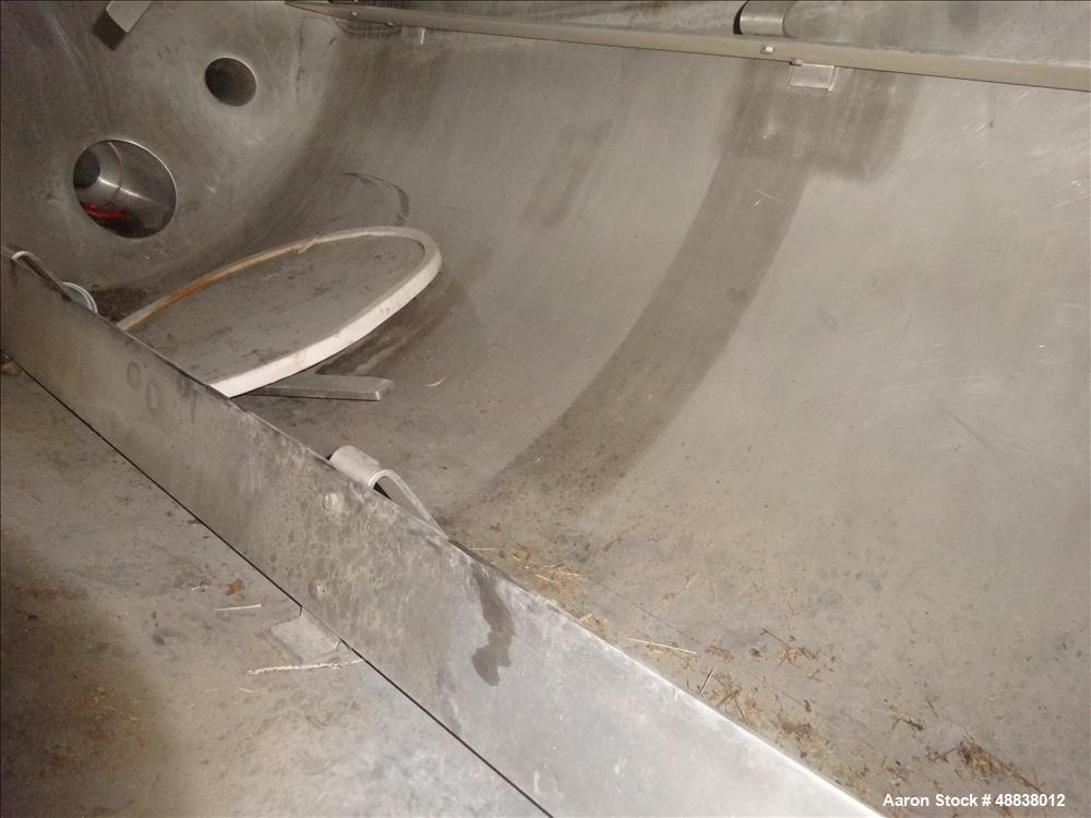 Used United Utensils Co. Pressure Tank, 304 Stainless Steel, 600 Gallon, Vertic