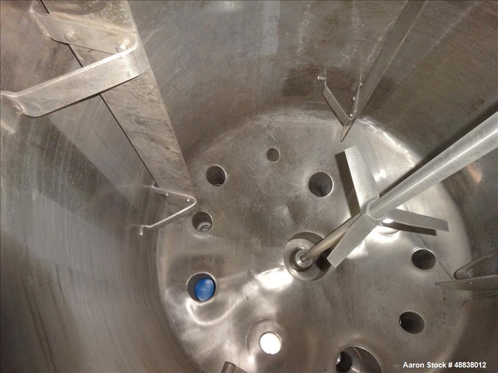 Used United Utensils Co. Pressure Tank, 304 Stainless Steel, 600 Gallon, Vertic