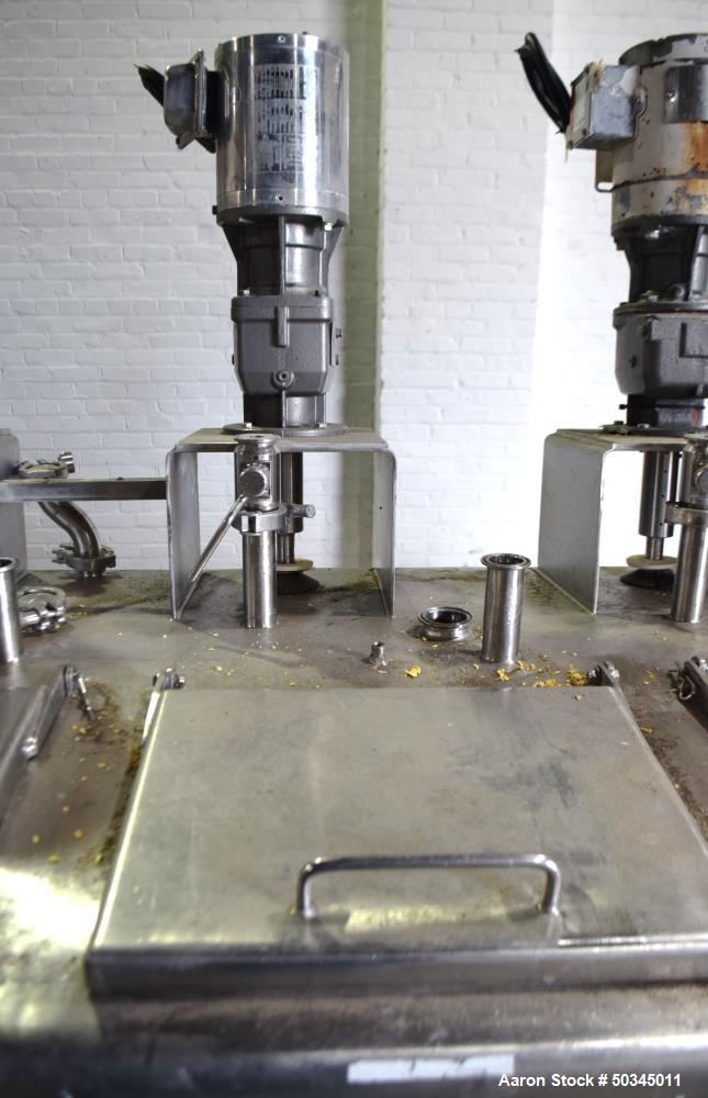 Industrial Used 6 Compartment 700-Gallon Stainless Steel Tank – 304 SS, Multi-Purpose Processing