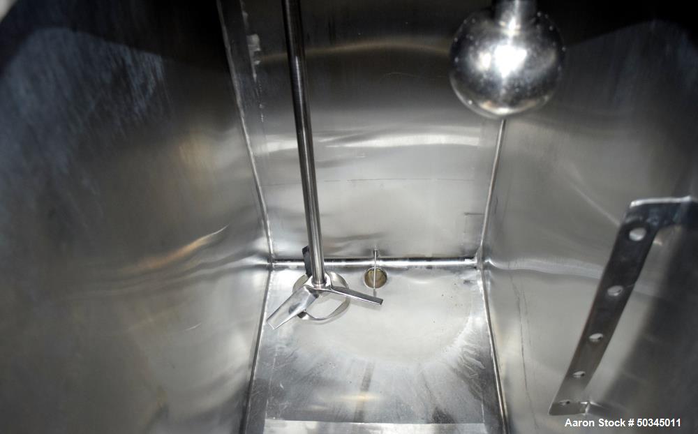 Industrial Used 6 Compartment 700-Gallon Stainless Steel Tank – 304 SS, Multi-Purpose Processing