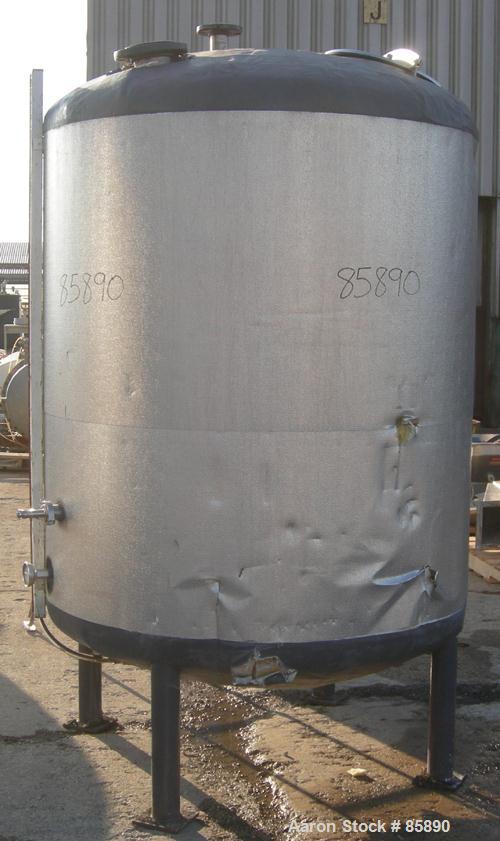 Used Vendome Tank, 675 Gallon, 304 Stainless Steel, Vertical. 54" diameter x 63" straight side. Dished top and bottom. (1) Spray ball. Openings: top 3/4" NPT, 1" NPT, (2) 2", 4", 16" manway with cove...