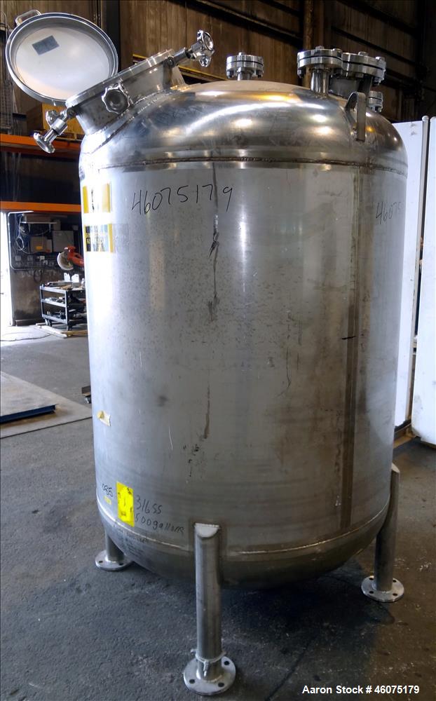 Used Watson Metal Masters Pressure Tank, 500 Gallon, 316L Stainless Steel, Vertical. 52" Diameter x 52" straight side, dished top & bottom. Internal rated 80 psi at -20 to 300 degrees F. Top openings...