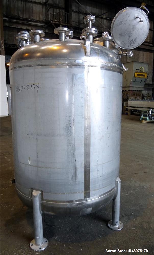 Used Watson Metal Masters Pressure Tank, 500 Gallon, 316L Stainless Steel, Vertical. 52" Diameter x 52" straight side, dished top & bottom. Internal rated 80 psi at -20 to 300 degrees F. Top openings...