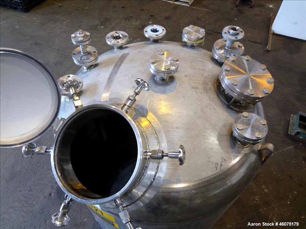 Used Watson Metal Masters Pressure Tank, 500 Gallon, 316L Stainless Steel, Vertical. 52" Diameter x 52" straight side, dished top & bottom. Internal rated 80 psi at -20 to 300 degrees F. Top openings...