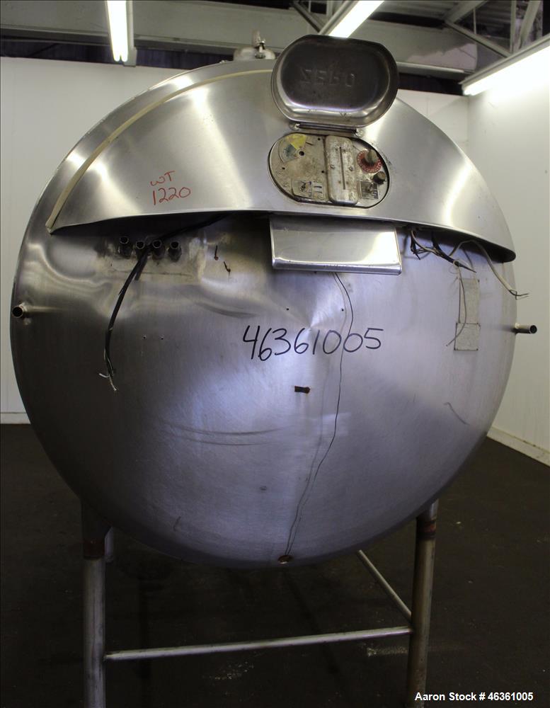 Used Zero Milk Cooling Tank, Model WV600, 600 Gallons, 304 Stainless Steel, Hor