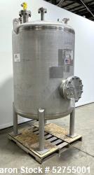 https://www.aaronequipment.com/Images/ItemImages/Tanks/Stainless-500-999-Gal/medium/Stainless-Fabrication_52755001_aa.jpeg