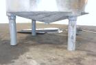 Used Tank, 550 Gallons, 304 Stainless Steel, Vertical. Approximately 48