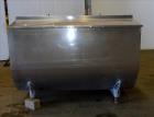 Used Milk Cooling Tank, 750 Gallons, 304 Stainless Steel, Horizontal.