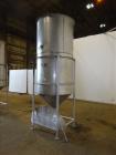 Used Tank, Approximate 750 Gallon, 304 Stainless Steel, Vertical.