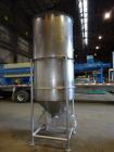Used Tank, Approximate 750 Gallon, 304 Stainless Steel, Vertical.
