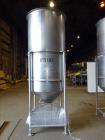 Used Tank, Approximate 750 Gallon, 304 Stainless Steel, Vertical.