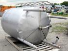 Used Tank, 900 Gallon, 304 Stainless Steel, Vertical. Approximately 60