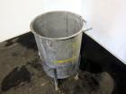 Used Tank, 750 Gallon, 304 Stainless Steel, Vertical. Approximate 55