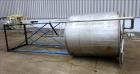 Used Tank, Approximately 900 Gallon, 304 Stainless Steel, Vertical.