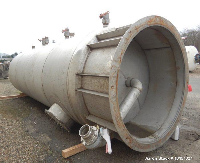Unused- Approximately 6,000 Gallon Stainless Steel Vertical Tank