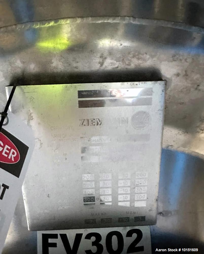 300 BBL Ziemann Bauer Stainless Steel Fermentation Tank – 9,300 Gallon
