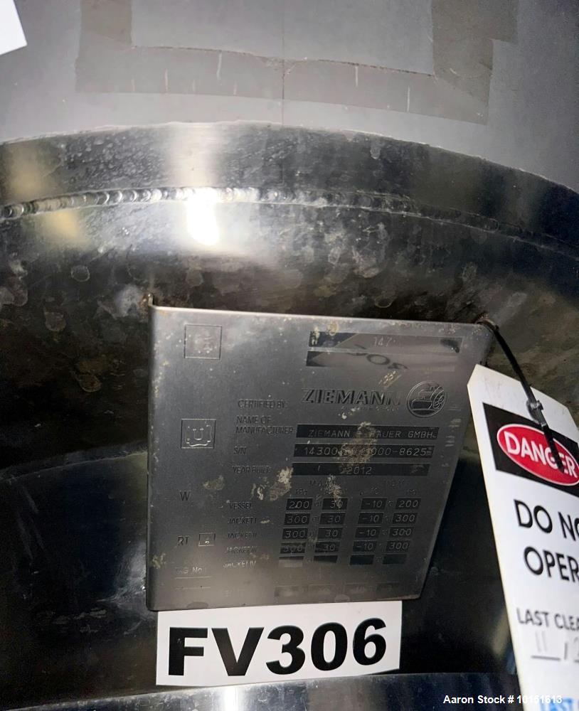 Industrial 9,300 Gallon Fermentation Vessel – Ziemann Bauer 300 BBL